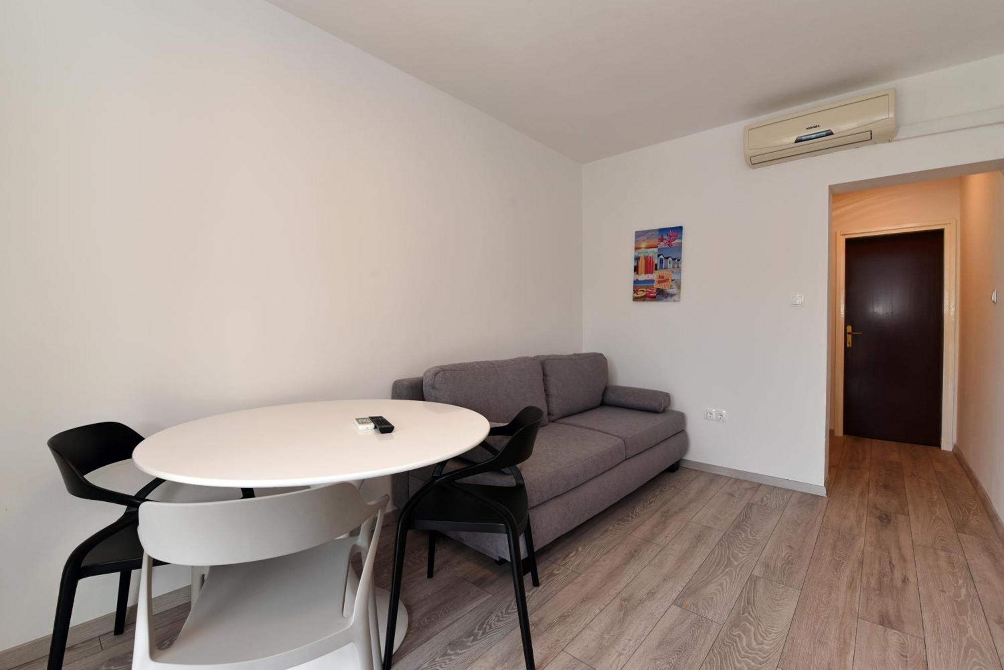 Aqua Apartments Omis Exterior photo